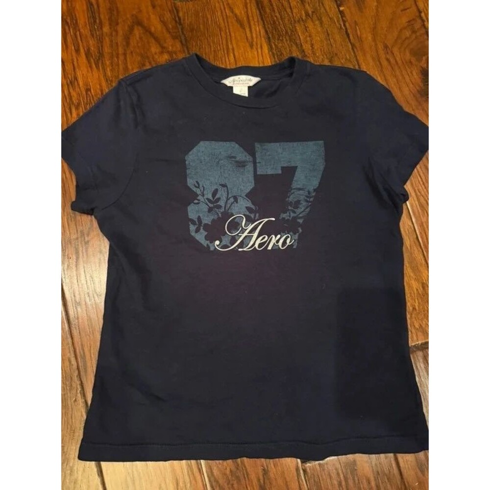 Aeropostale late Y2K Boyfriend t-shirt women’s size large